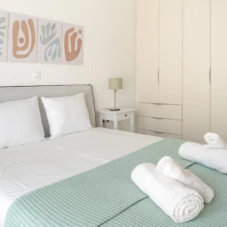 A Brand New, Beautifully Decorated Maisonette. *