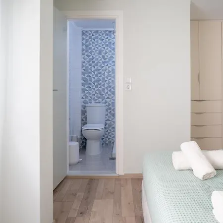Apartamento A Brand New, Beautifully Decorated Maisonette.